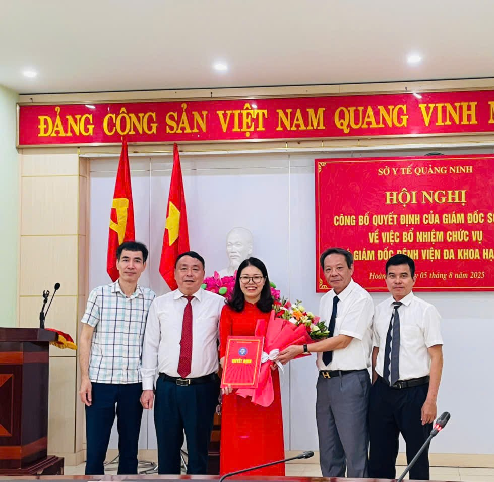CÔNG BỐ QUYẾT ĐỊNH CỦA GIÁM ĐÔC SỞ Y TẾ VỀ VIỆC BỔ NHIỆM PHÓ GIÁM ĐỐC BỆNH VIỆN ĐA KHOA HẠ LONG